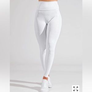 BNWT Buffbunny Rebel Leggings - White Leopard |M
